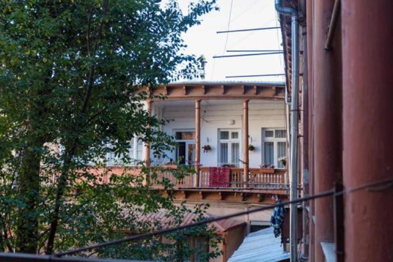 Old Tbilisi Trio Apartments Bagian luar foto