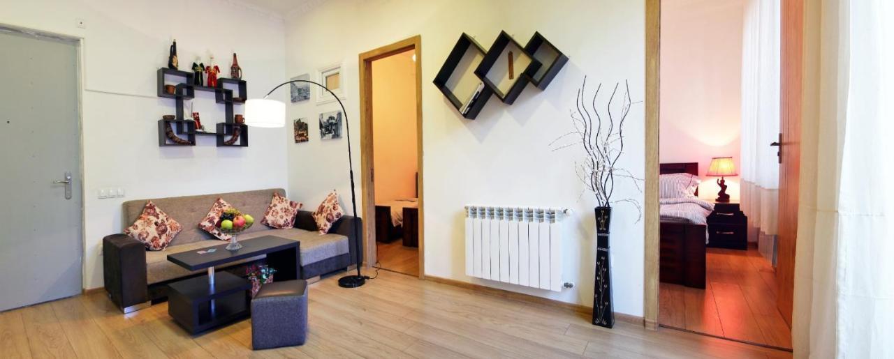 Old Tbilisi Trio Apartments Bagian luar foto